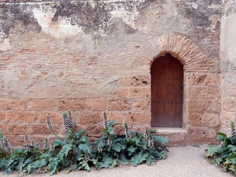 Una puerta cerrada.