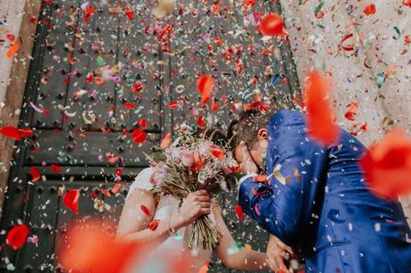 petalos y confetti boda