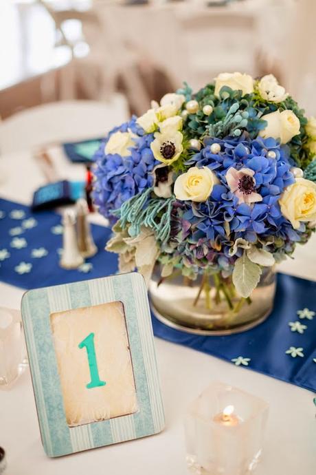 una boda de color azul