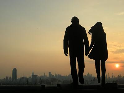 RESEÑA: J RESEÑA: J