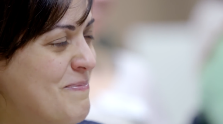 Nestlé homenajea a las enfermeras con este emotivo spot Nestlé 02