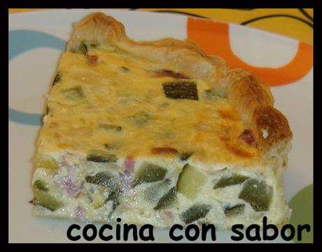 Pastel de hojaldre con calabacín y bacon