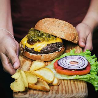 DÍA INTERNACIONAL DE LA HAMBURGUESA SKYLINE DÍA INTERNACIONAL DE LA HAMBURGUESA SKYLINE