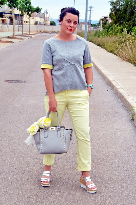 Cómo combinar el amarillo y el gris Cómo combinar el amarillo y el gris