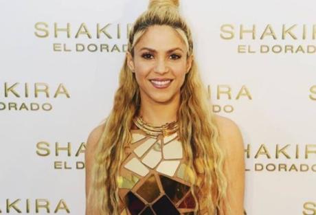 Shakira autografió violín para el #Venezolano Wuilly Arteaga (VIDEO)