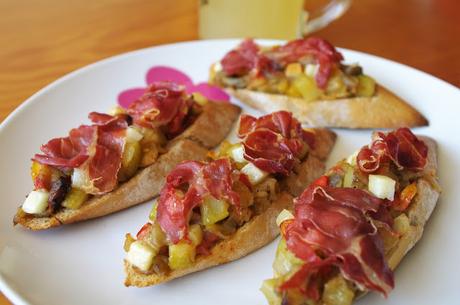 TOSTA DE VERDURAS ASADAS CON JAMÓN #ASALTABLOGS