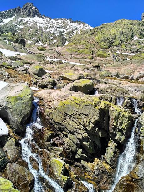 LAGUNA GRANDE Y CHARCA ESMERALDA  (SIERRA DE GREDOS)