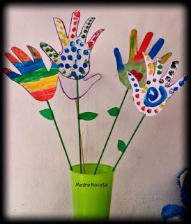 Manualidades Infantiles Flores con huellas de manos