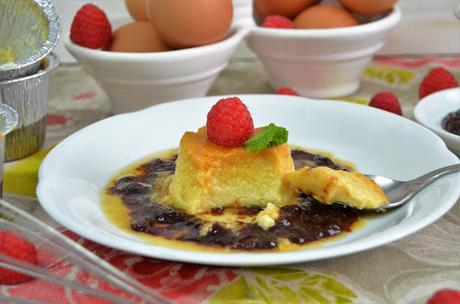 Flan de queso. Que os parece si hacemos un postre tradicional de los de siempre, pero le damos un toque mas delicioso, añadiéndole queso en crema, y si encima lo acompañaremos con una mermelada de frambuesas, maravilloso ¿verdad? pues sigue leyendo que os digo como se hace. flan de queso, flan de queso al horno, flan de queso casero, flan de queso con mermelada, flan de queso fácil, flan de queso mascarpone, flan de queso philadelphia, flan de queso receta