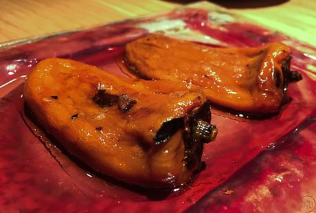 Dos palillos, 10 años de tapas asiáticas. Dos palillos, 10 años de tapas asiáticas.