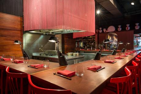 Dos palillos, 10 años de tapas asiáticas. Dos palillos, 10 años de tapas asiáticas.