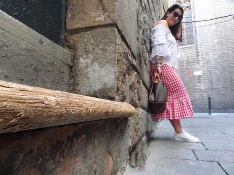 Fabtravels: Barcelona with red vichy Fabtravels: Barcelona with red vichy