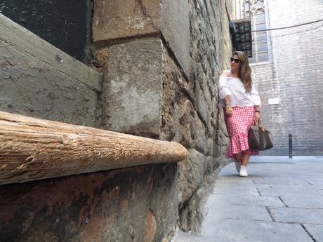 Fabtravels: Barcelona with red vichy Fabtravels: Barcelona with red vichy