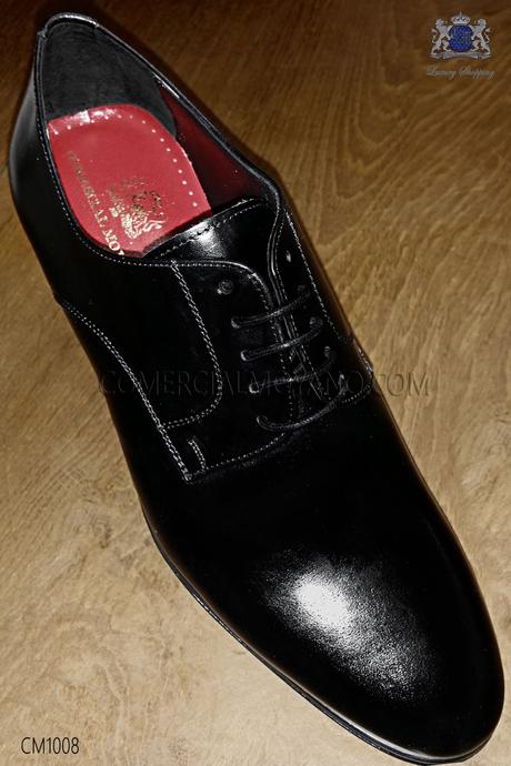 http://www.comercialmoyano.com/es/2536-zapatos-negros-de-cordones-en-cuero-cm1008-ottavio-nuccio-gala.html