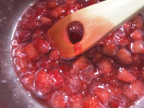 Strawberry hand pies recetas delikatissen postres rápidos postres fáciles postres delikatissen fresas empanadillas de fresas 