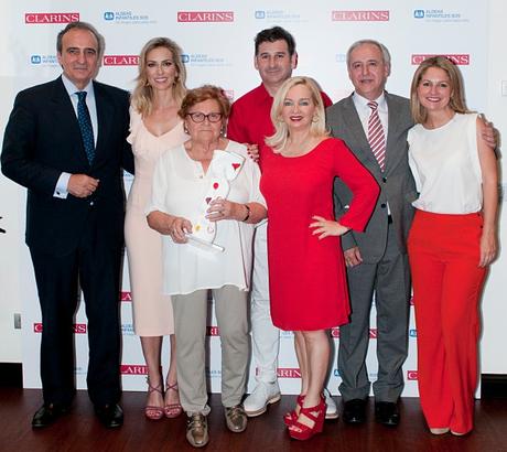 Premio Clarins a la Mujer Más Dinamizante del Año 2017 Y Su Compromiso con Aldeas Infantiles SOS Premio Clarins a la Mujer Más Dinamizante del Año 2017 Y Su Compromiso con Aldeas Infantiles SOS