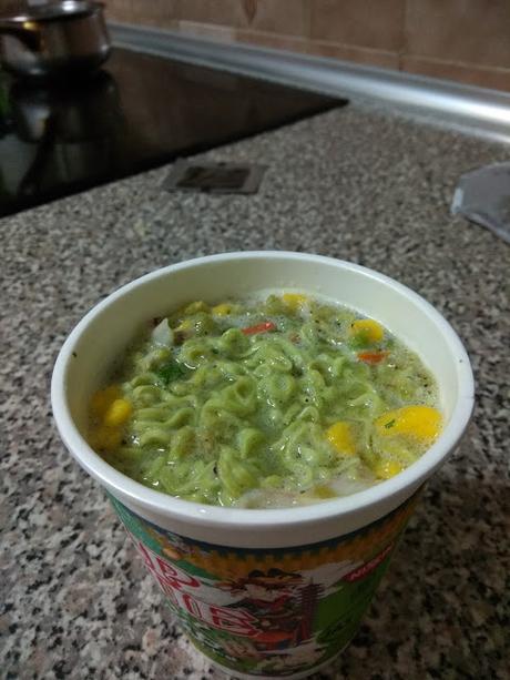 Nissin Cup noodles sabor a te Matcha/日清カップルードル抹茶仕立てのシーフード味