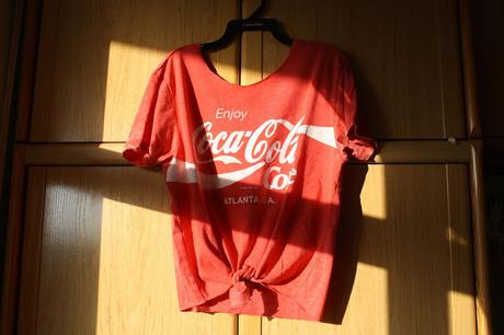 Diy: cuatro formas de reciclar camisetas sin coser