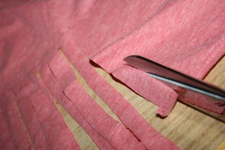 Diy: cuatro formas de reciclar camisetas sin coser