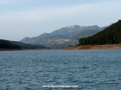 Sierra de Segura. Embalse del Tranco y vistas de Hornos de Segura