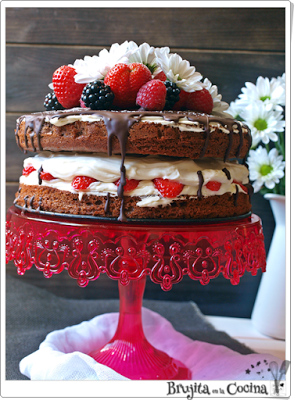 Tarta de chocolate y frutos rojos