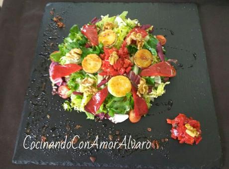 Ensalada de Pimientos del Piquillo Confitados con Rulo de Cabra