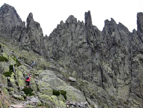 LA MIRA Y REFUGIO VICTORY (GREDOS) LA MIRA Y REFUGIO VICTORY (GREDOS)