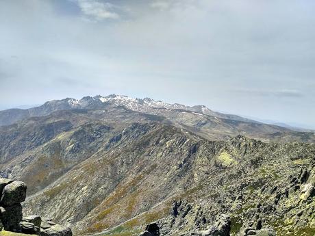 LA MIRA Y REFUGIO VICTORY (GREDOS) LA MIRA Y REFUGIO VICTORY (GREDOS)