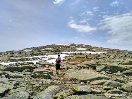 LA MIRA Y REFUGIO VICTORY (GREDOS) LA MIRA Y REFUGIO VICTORY (GREDOS)
