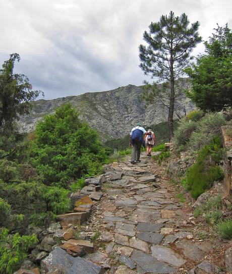 LA MIRA Y REFUGIO VICTORY (GREDOS)