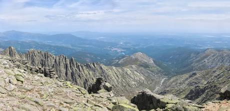 LA MIRA Y REFUGIO VICTORY (GREDOS)