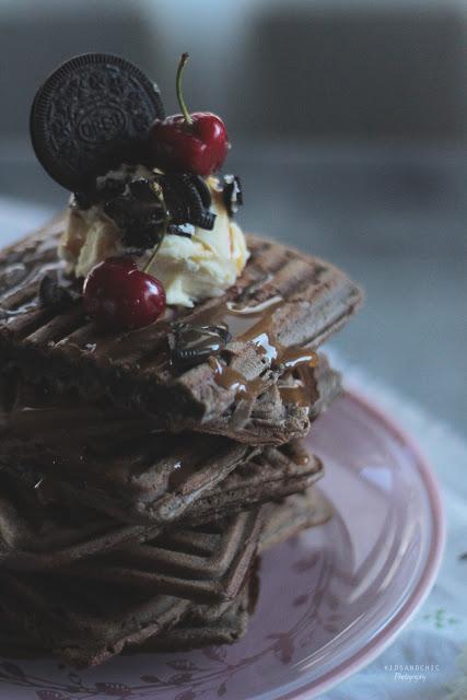 Gofres de galletas Oreo en sandwichera