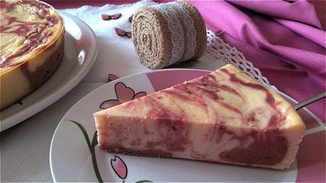 Pastel turco marmolado de yogur y mermelada de cereza Pastel turco marmolado de yogur y mermelada de cereza