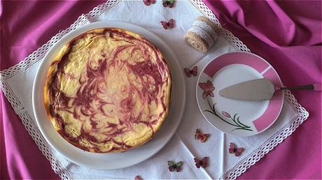 Pastel turco marmolado de yogur y mermelada de cereza Pastel turco marmolado de yogur y mermelada de cereza