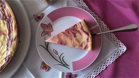 Pastel turco marmolado de yogur y mermelada de cereza Pastel turco marmolado de yogur y mermelada de cereza
