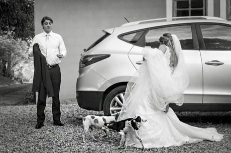 19 Divertidas fotos de bodas que NO fueron planeadas… 19 Divertidas fotos de bodas que NO fueron planeadas…