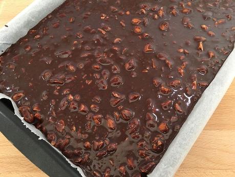 Texas sheet cake tarta con frosting cacao y almendras tarta con cobertura cacao tarta baja de cacao y almendras recetas delikatissen postres fáciles postres delikatissen postres americanos bizcocho de cacao Texas sheet cake tarta con frosting cacao y almendras tarta con cobertura cacao tarta baja de cacao y almendras recetas delikatissen postres fáciles postres delikatissen postres americanos bizcocho de cacao