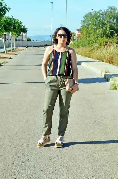 Camiseta de rayas y pantalon fluido Camiseta de rayas y pantalon fluido
