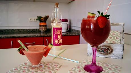 BEBIDA REFRESCANTE DE SANDIA FRESAS Y VINO BEBIDA REFRESCANTE DE SANDIA FRESAS Y VINO