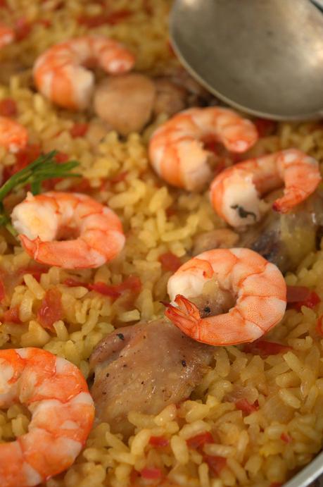 Arroz con pollo y langostinos, porque esto de paella no tiene nada de nada #arbolillosalamarTS Arroz con pollo y langostinos, porque esto de paella no tiene nada de nada #arbolillosalamarTS