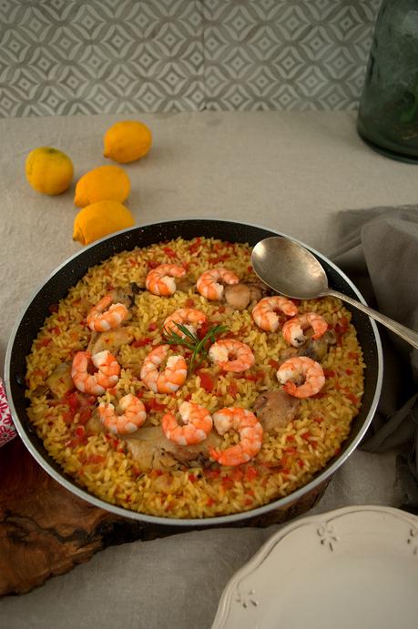 Arroz con pollo y langostinos, porque esto de paella no tiene nada de nada #arbolillosalamarTS Arroz con pollo y langostinos, porque esto de paella no tiene nada de nada #arbolillosalamarTS