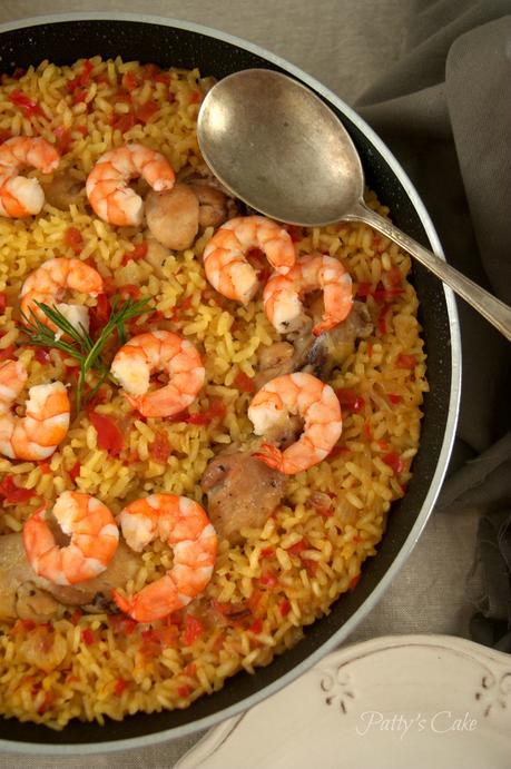 Arroz con pollo y langostinos, porque esto de paella no tiene nada de nada #arbolillosalamarTS Arroz con pollo y langostinos, porque esto de paella no tiene nada de nada #arbolillosalamarTS