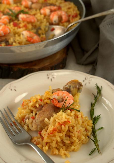 Arroz con pollo y langostinos, porque esto de paella no tiene nada de nada #arbolillosalamarTS Arroz con pollo y langostinos, porque esto de paella no tiene nada de nada #arbolillosalamarTS