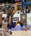 Marcus Slaughter machaca el aro madridista.