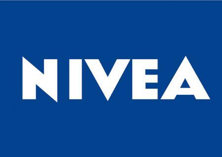NIVEA TEAMS UP WITH RIHANNA / NIVEA FICHA A RIHANNA PARA SU CUMPLEAÑOS NIVEA TEAMS UP WITH RIHANNA / NIVEA FICHA A RIHANNA PARA SU CUMPLEAÑOS