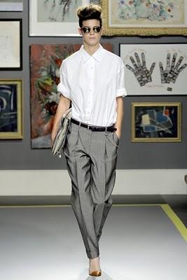 La camisa blanca para looks de oficina La camisa blanca para looks de oficina