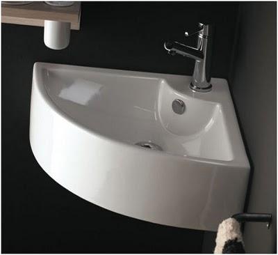 ¿Cuarto de baño pequeño? Pon el lavabo en la esquina. Ganar espacio en el cuarto de baño con un lavabo esquinero