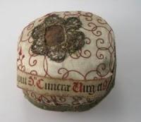 Contra la esquinencia, una patrona. Contra la esquinencia, una patrona.