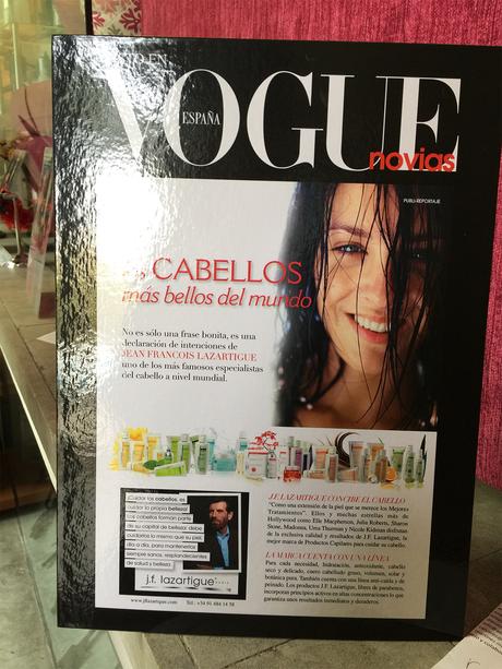 Foto de un artículo de Vogue Novias dónde se habla de J.F. Lazartigue expuesto en la peluquería. Descubriendo a Jean-Francoise Lazartigue y sus tratamientos para el cuidado capilar
