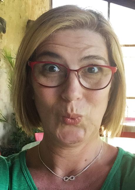 Esto de los selfies me hace poner caras jajaja Esta es de la última vez que utilicé estos productos. Descubriendo a Jean-Francoise Lazartigue y sus tratamientos para el cuidado capilar